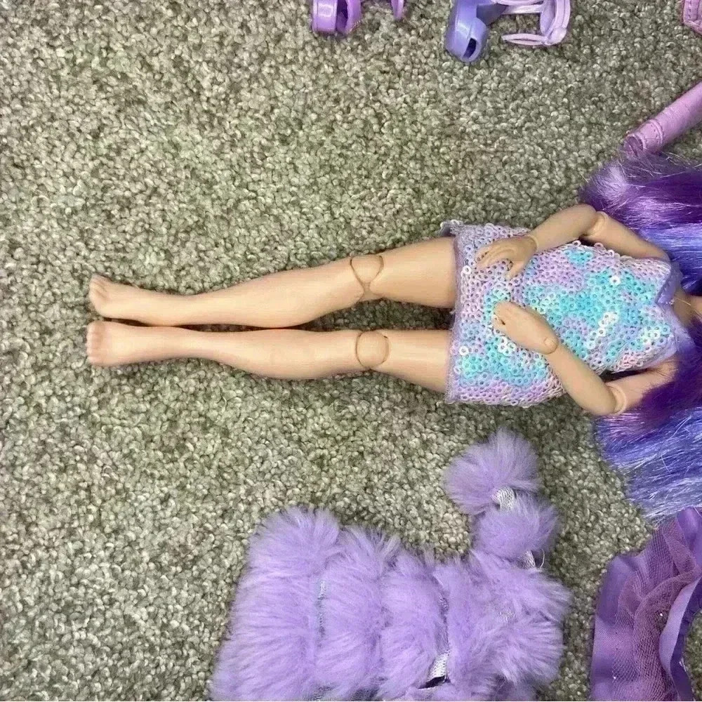Rainbow High Purple Fashion Doll Series 1 - Violet Willow, Lot W/ shoes/clothes - Picture 7 of 11